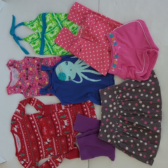 (9) Girl Bundle of Clothes Size 5 / 6 - Picture 1 of 16